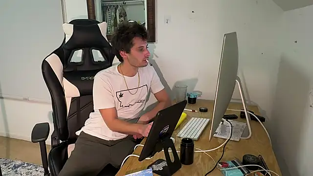 Dylansd online show from 12/19/24, 12:34