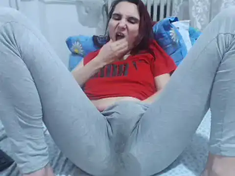 Snapshot of pussywetsquirty chatting on 12/16/24, 07:15 pussywetsquirty online show from 12/16/24, 07:15