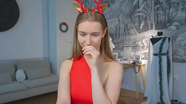 Snapshot of solar_bella chatting on 12/21/24, 01:10 solar bella online show from 12/21/24, 01:10