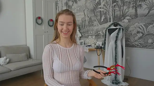 Snapshot of solar_bella chatting on 12/22/24, 01:22 solar bella online show from 12/22/24, 01:22