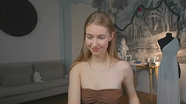 Snapshot of solar_bella chatting on 12/24/24, 01:28 solar bella online show from 12/24/24, 01:28