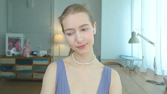 Snapshot of solar_bella chatting on 01/26/25, 11:50 solar bella online show from 01/26/25, 11:50