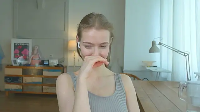 Snapshot of solar_bella chatting on 01/29/25, 12:56 solar bella online show from 01/29/25, 12:56