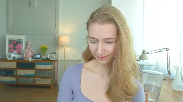 Snapshot of solar_bella chatting on 01/30/25, 12:27 solar bella online show from 01/30/25, 12:27