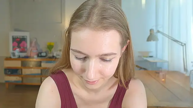 Snapshot of solar_bella chatting on 01/31/25, 02:39 solar bella online show from 01/31/25, 02:39