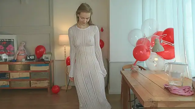 Snapshot of solar_bella chatting on 02/17/25, 12:48 solar bella online show from 02/17/25, 12:48