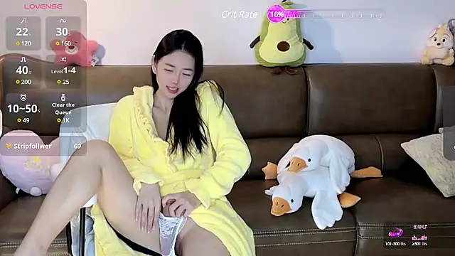 Yilin1999 online show from 12/14/24, 08:18