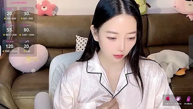 Yilin1999 online show from 01/18/25, 03:09