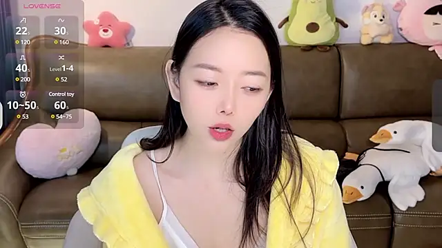Yilin1999 online show from 02/08/25, 02:58