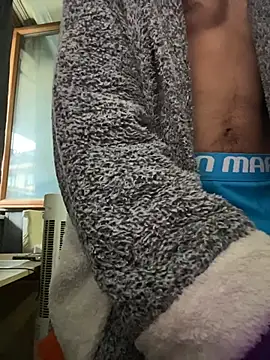 Snapshot of pxrnsenpaii chatting on 10/31/25, 01:23 pxrnsenpaii online show from 10/31/25, 01:23