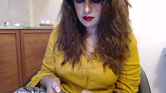 Snapshot of pareeti chatting on 10/07/25, 02:36 pareeti online show from 10/07/25, 02:36