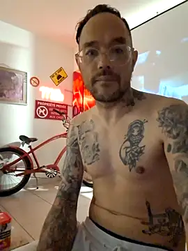 mileflav0r online show from 03/28/26, 07:57