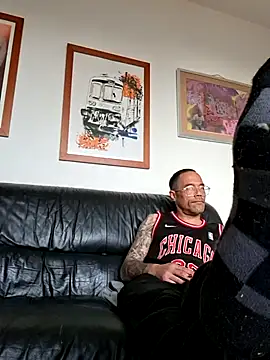 mileflav0r online show from 04/11/26, 06:07