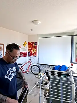 mileflav0r online show from 04/16/26, 08:59