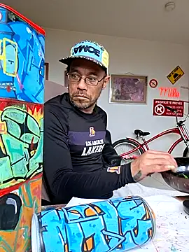 mileflav0r online show from 05/13/26, 08:23