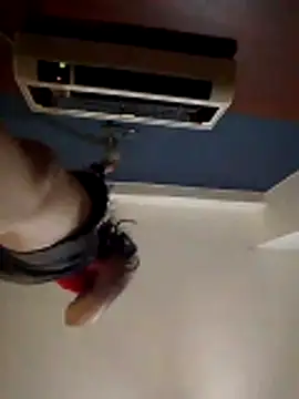 Snapshot of BURN666ING chatting on 11/26/25, 10:16 BURN666ING online show from 11/26/25, 10:16