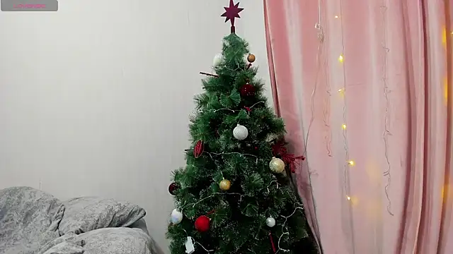 Snapshot of LinaCristonsen chatting on 01/04/25, 06:19 LinaCristonsen online show from 01/04/25, 06:19