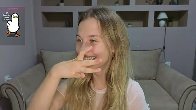 Snapshot of LinaCristonsen chatting on 09/10/25, 05:24 LinaCristonsen online show from 09/10/25, 05:24