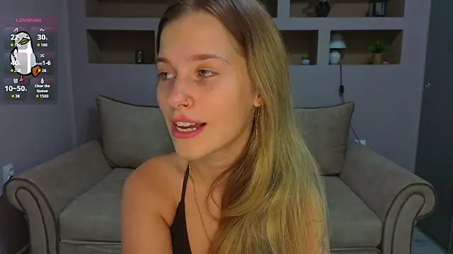 Snapshot of LinaCristonsen chatting on 09/14/25, 04:28 LinaCristonsen online show from 09/14/25, 04:28