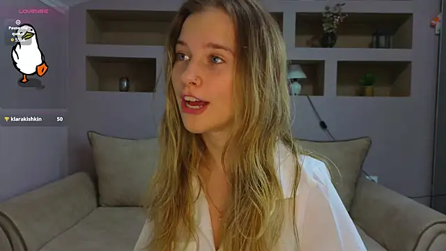 Snapshot of LinaCristonsen chatting on 10/30/25, 04:08 LinaCristonsen online show from 10/30/25, 04:08