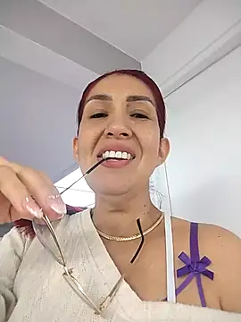 Perla Franco online show from 10/16/25, 09:27