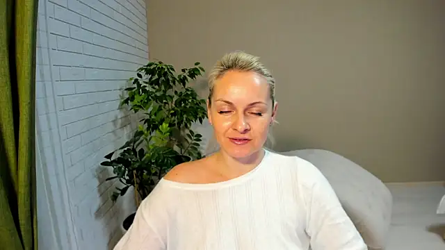 Alicee Gracee online show from 02/02/25, 06:42