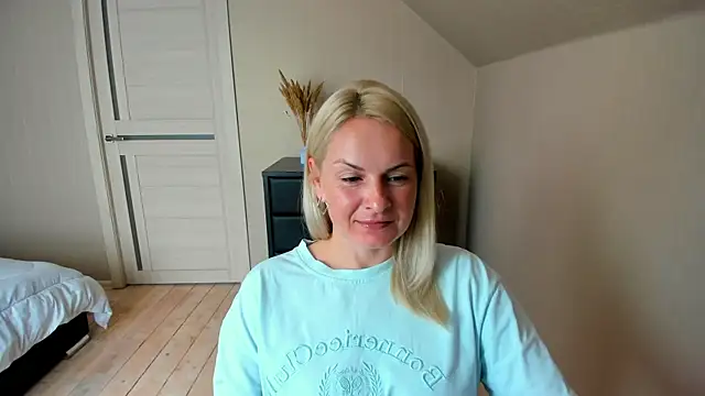 Alicee Gracee online show from 10/13/25, 08:36