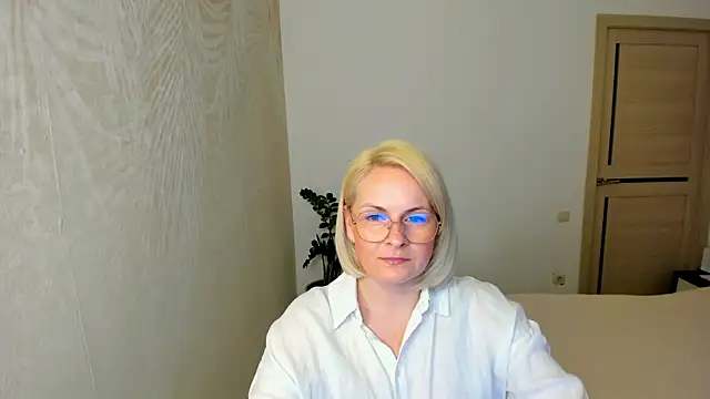 Snapshot of Alicee_Gracee chatting on 04/14/26, 06:47 Alicee Gracee online show from 04/14/26, 06:47