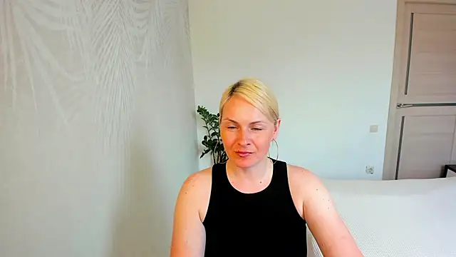 Snapshot of Alicee_Gracee chatting on 05/13/26, 09:50 Alicee Gracee online show from 05/13/26, 09:50