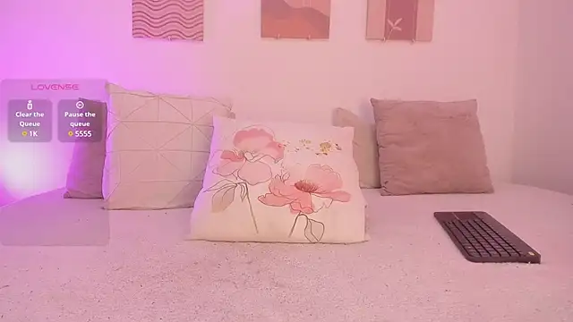 Mia Heartt online show from 02/09/25, 07:19