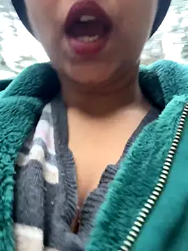 Snapshot of ScarletAss chatting on 09/23/25, 05:21 ScarletAss online show from 09/23/25, 05:21