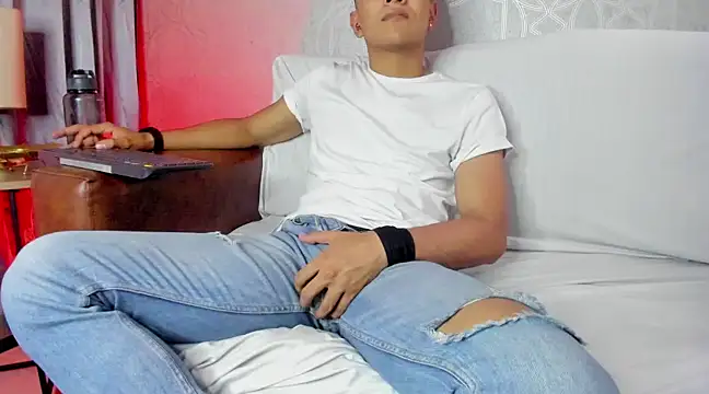 Snapshot of Lucii_fer_ chatting on 02/23/25, 05:50 Lucii fer online show from 02/23/25, 05:50