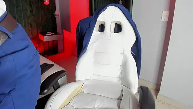 Snapshot of Lucii_fer_ chatting on 09/24/25, 11:35 Lucii fer online show from 09/24/25, 11:35