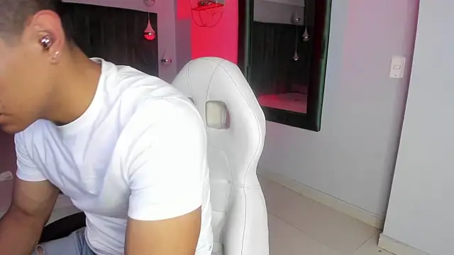 Snapshot of Lucii_fer_ chatting on 11/09/25, 11:52 Lucii fer online show from 11/09/25, 11:52