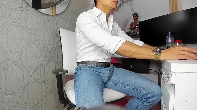Lucii fer  online show from 05/23/26, 11:36