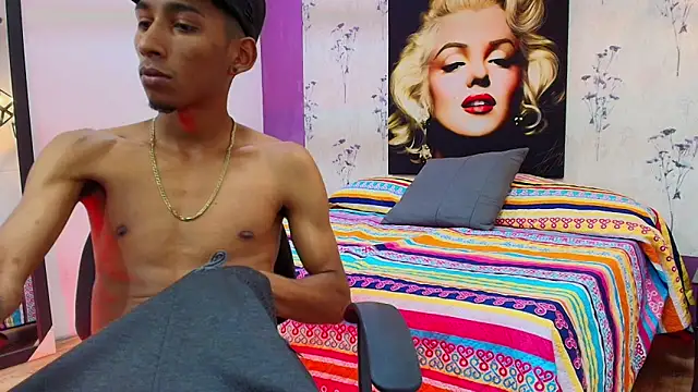 Snapshot of alejandro_king1 chatting on 02/24/25, 03:53 alejandro king1 online show from 02/24/25, 03:53