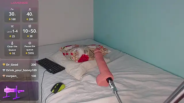 Snapshot of Katia_15 chatting on 01/07/25, 10:52 Katia 15 online show from 01/07/25, 10:52