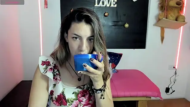 queen-natty online show from 12/24/24, 04:22