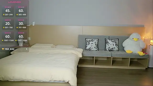 Lucky-baby online show from 10/30/25, 01:23