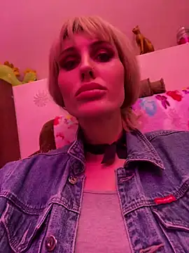 Snapshot of Kamila151 chatting on 01/10/25, 09:31 Kamila151 online show from 01/10/25, 09:31