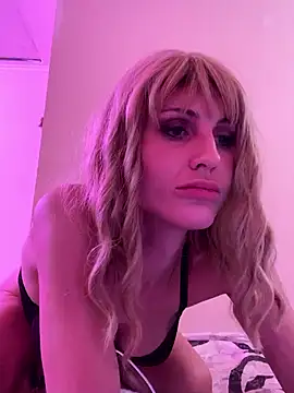 Snapshot of Kamila151 chatting on 01/11/25, 03:34 Kamila151 online show from 01/11/25, 03:34