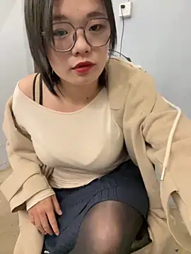 Bella0815 online show from 02/17/25, 07:58