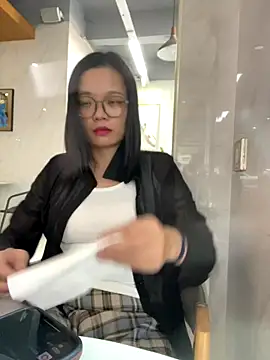 Bella0815 online show from 11/17/25, 06:52