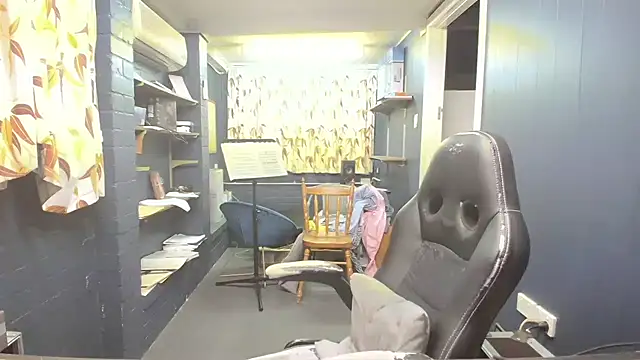 tilobinder online show from 12/05/25, 02:47