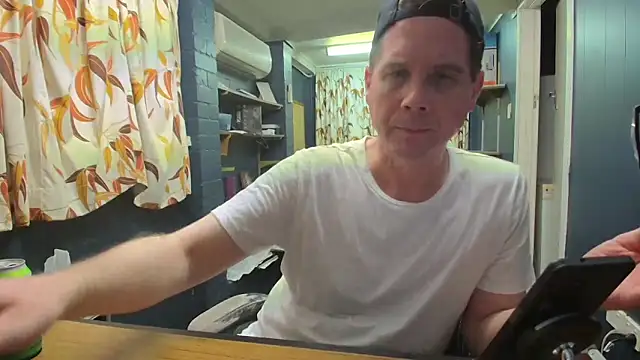 tilobinder online show from 12/22/25, 12:35