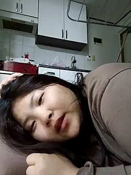 hello098712 online show from 03/06/25, 12:09