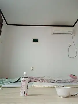 hello098712 online show from 10/06/25, 08:12