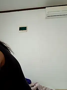 hello098712 online show from 11/18/25, 09:14