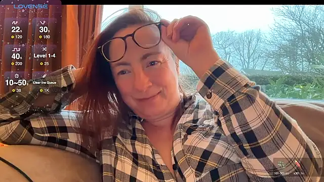 LouiseTswing online show from 12/04/24, 03:43