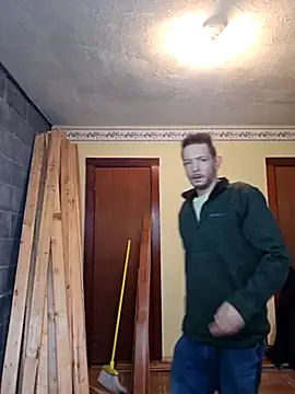 Snapshot of MasterForgedRayy chatting on 02/14/25, 12:41 MasterForgedRayy online show from 02/14/25, 12:41